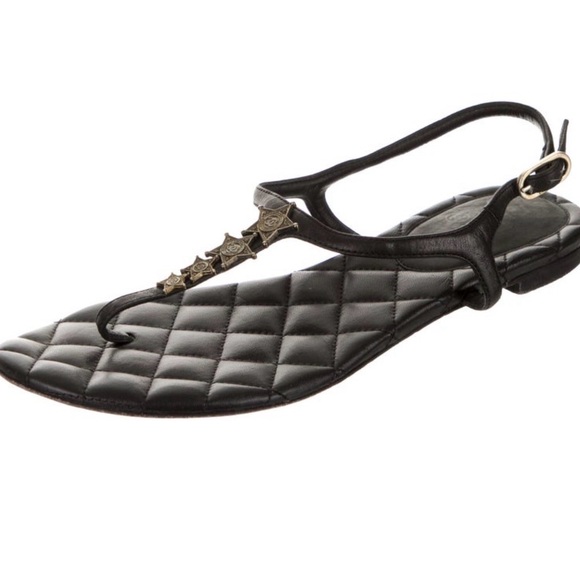 CHANEL flat Black Quilted Sandals with CC Star Accents - Picture 2 of 6